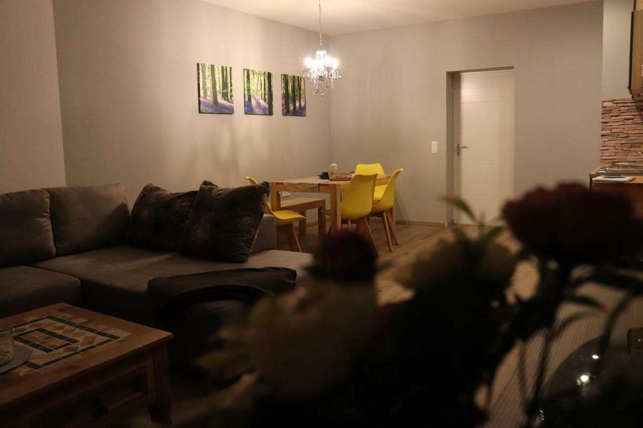 Zum-Butterstock Apartamento Schkopau Exterior foto